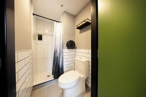 Double Room, Ensuite (Private) | Bathroom | Hair dryer