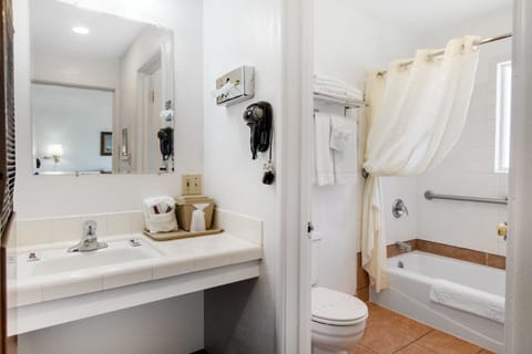 Suite, 2 Bedrooms | Bathroom | Shower, free toiletries, hair dryer, towels