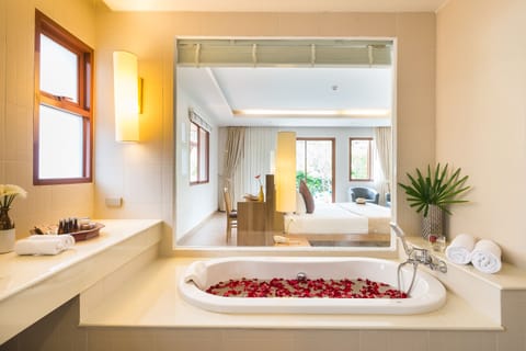 Premier Jacuzzi Pool Access  - Free Transfer to Hua Hin Beach | Bathroom | Designer toiletries, hair dryer, bathrobes, slippers