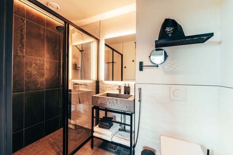 Premium bedding, down comforters, pillowtop beds, minibar