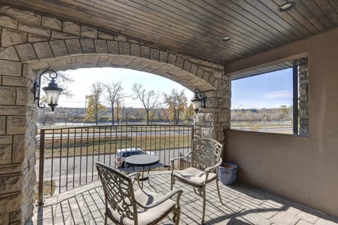 King Suite with balcony, fireplace | Terrace/patio