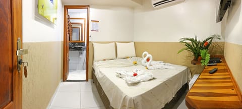 Economy Double Room | Minibar, free WiFi, bed sheets