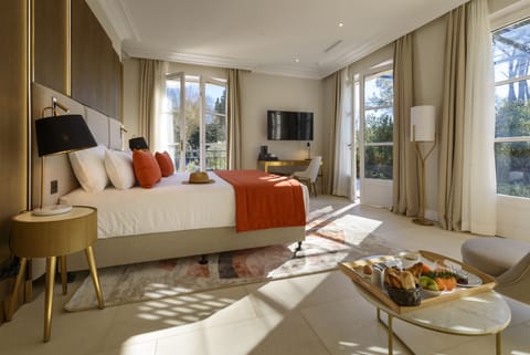 Signature Suite, Terrace | Premium bedding, pillowtop beds, minibar, in-room safe