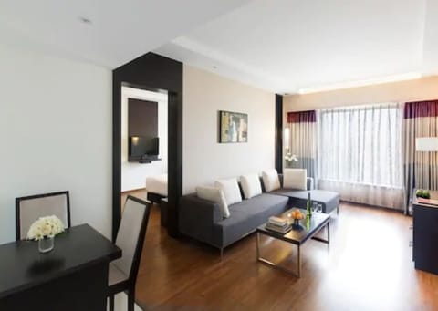 SUITE ROOM: INCLUDES AIRPORT PICK UP AND DROP  | City view