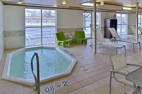 Indoor spa tub