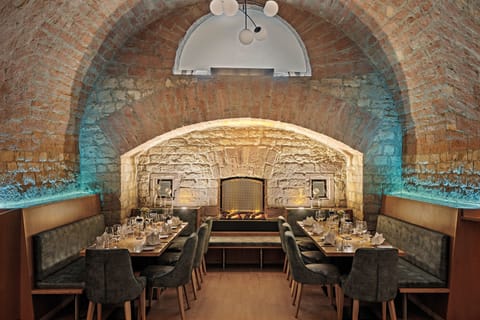 Lunch and dinner served