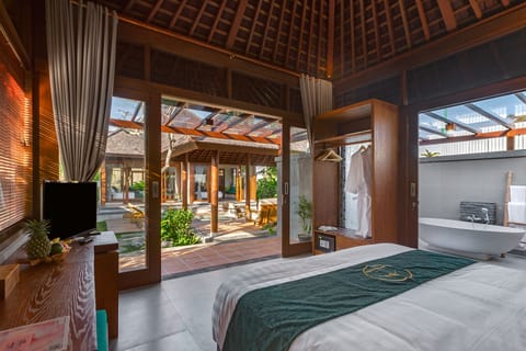 Three Bedrooms Villa with Private Pool | Egyptian cotton sheets, premium bedding, minibar, in-room safe