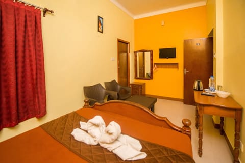 Deluxe Room | Desk, free WiFi, bed sheets