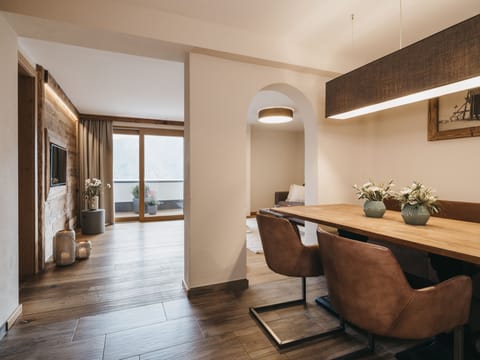 Vier Zimmer Apartment Superior | Free WiFi, bed sheets