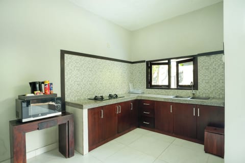 Villa, 2 Bedrooms, Private Pool | Private kitchen | Fridge, microwave, stovetop, coffee/tea maker