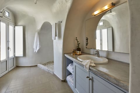 Villa, 2 Bedrooms, Sea View (Artemis - Private Heated Pool) | Bathroom | Combined shower/tub, jetted tub, free toiletries, hair dryer