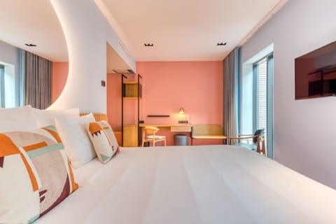 Deluxe Double Room | Premium bedding, in-room safe, desk, laptop workspace