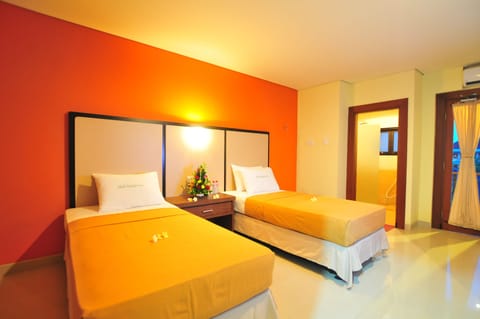 Deluxe Room | In-room safe, free WiFi, bed sheets