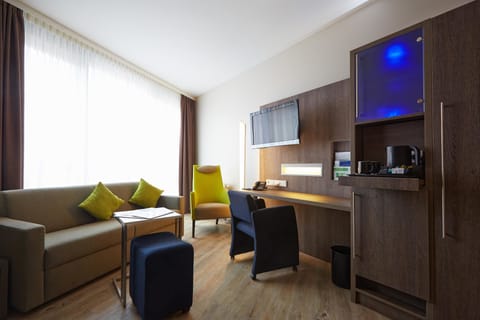 Superior Room, 1 Double Bed with Sofa bed | Hypo-allergenic bedding, minibar, in-room safe, individually decorated