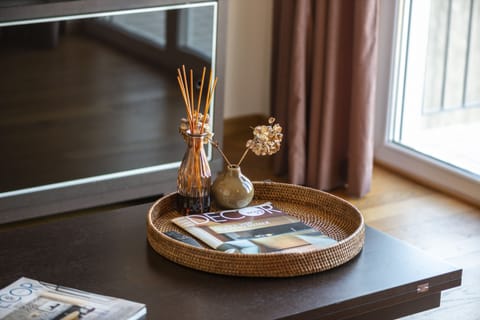 Deluxe Suite, Hot Tub | Living area | 26-inch LCD TV with digital channels, TV