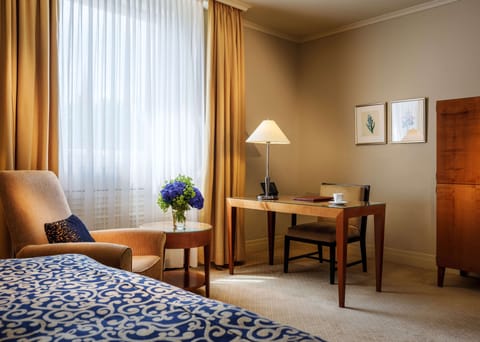 Deluxe Room | Premium bedding, minibar, in-room safe, desk