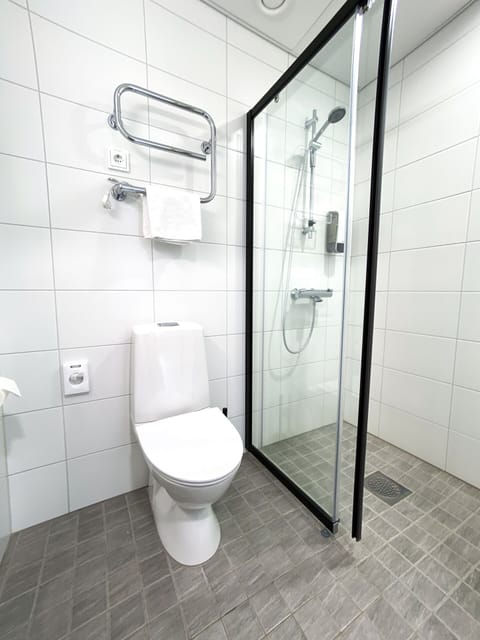 Double Room | Bathroom | Shower, bidet, towels, soap