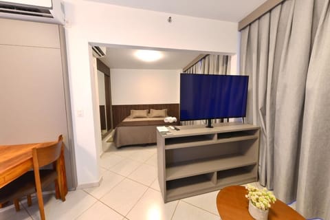 Deluxe Suite, 1 Bedroom | Memory foam beds, minibar, free WiFi, bed sheets