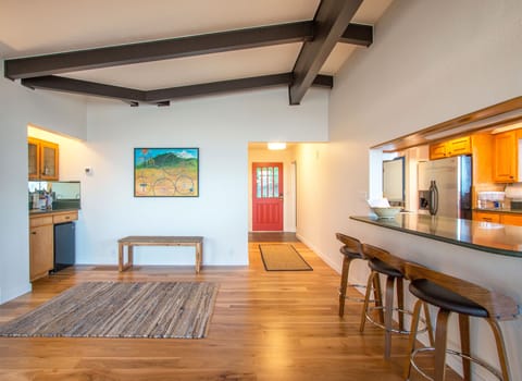 Private kitchen | Fridge, oven, coffee/tea maker, toaster