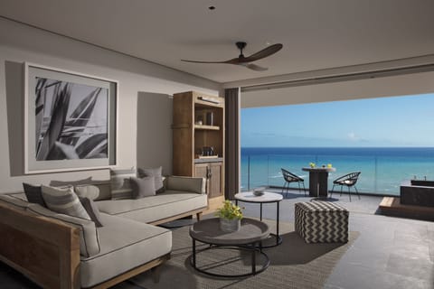 Preferred Club Master Suite King Ocean Front | View from room