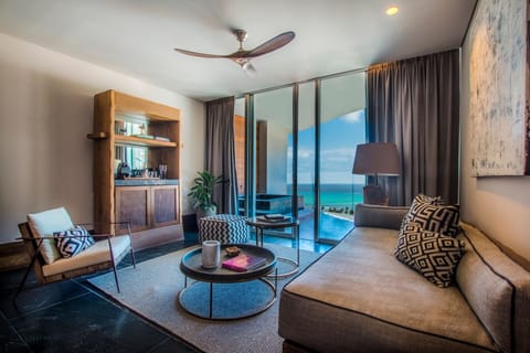 Signature Suite Ocean View | Premium bedding, minibar, in-room safe, blackout drapes