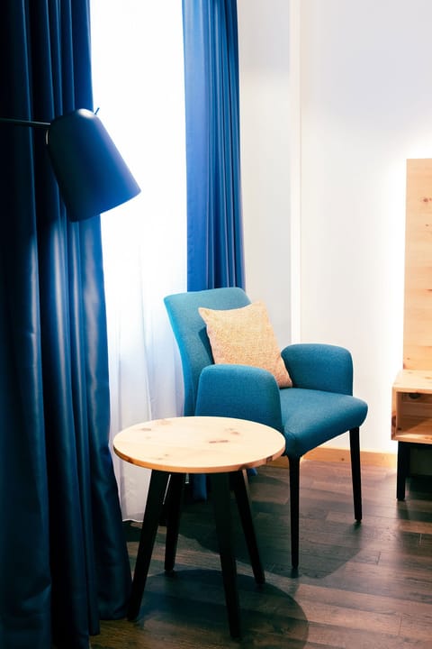 Superior Single Room | Hypo-allergenic bedding, in-room safe, desk, blackout drapes