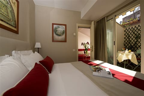 Single Room | Egyptian cotton sheets, premium bedding, memory foam beds, minibar