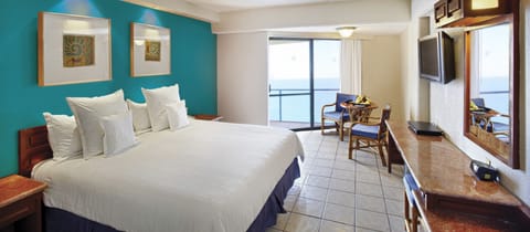 Superior Room (Vista Mar Premium Level) | Premium bedding, free minibar, in-room safe, iron/ironing board