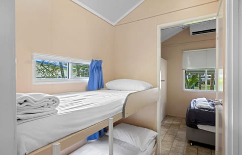 Standard 1 Bedroom Cabin | Iron/ironing board, free WiFi, bed sheets