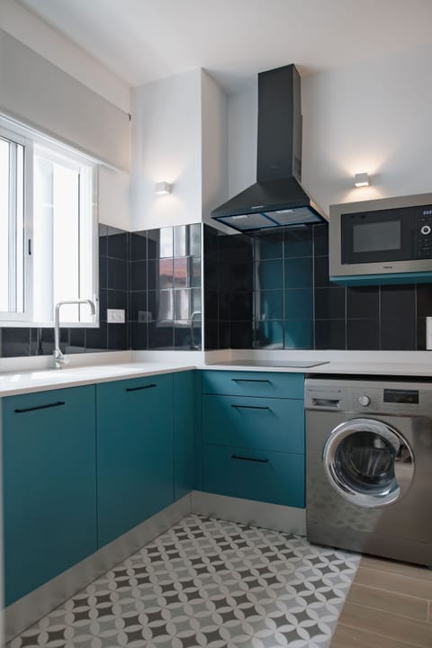 Apartment, 1 Bedroom, Terrace | Private kitchen | Fridge, microwave, toaster, cookware/dishes/utensils