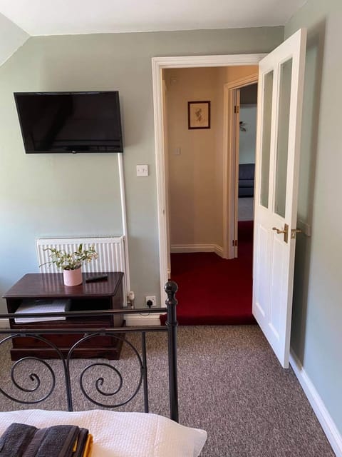 Standard Double Room, Ensuite, Garden View (The Martlet Room) | WiFi