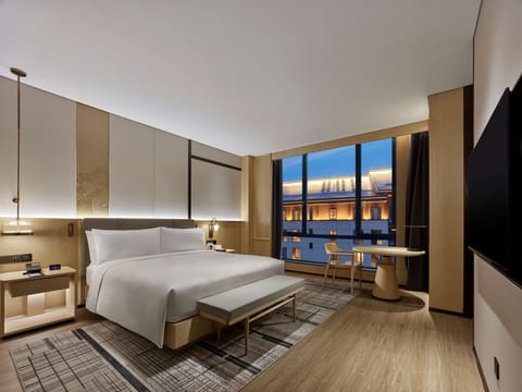 Suite, 1 Bedroom | 1 bedroom, minibar, in-room safe, desk
