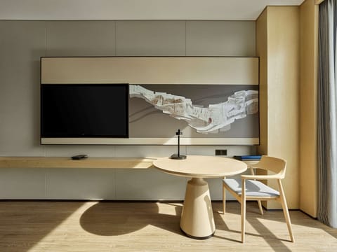 1 bedroom, minibar, in-room safe, desk