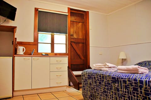 Basic Double Room, Shared Bathroom | Desk, iron/ironing board, free WiFi, bed sheets