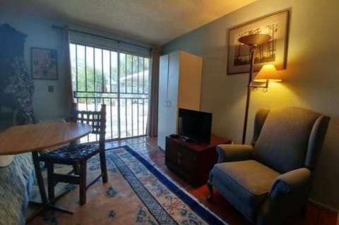 Room, Private Bathroom (King) | Down comforters, pillowtop beds, individually decorated