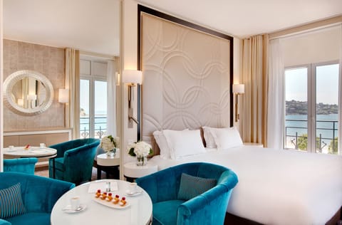 Deluxe Ocean Room | 1 bedroom, premium bedding, pillowtop beds, minibar