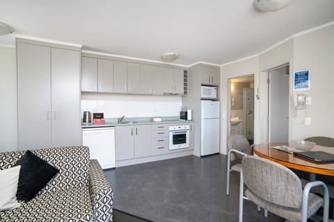 Deluxe Apartment, 2 Bedrooms, Lake View | Private kitchen | Full-size fridge, microwave, oven, stovetop