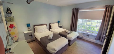 Double or Twin Room, Ensuite (Room 6 - 2nd Floor) | Premium bedding, iron/ironing board, free WiFi, bed sheets