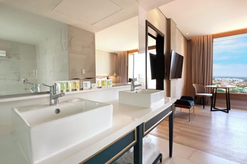 Presidential Suite, 1 King Bed | Bathroom | Eco-friendly toiletries, hair dryer, bathrobes, towels