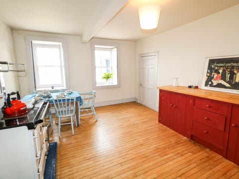 Cottage | 4 bedrooms, individually decorated, individually furnished, free WiFi