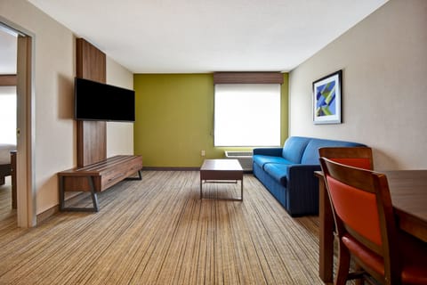 Suite, 1 Bedroom | Premium bedding, in-room safe, desk, blackout drapes