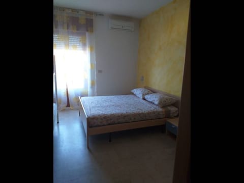 Room, 1 Bedroom, Accessible, Smoking | 1 bedroom