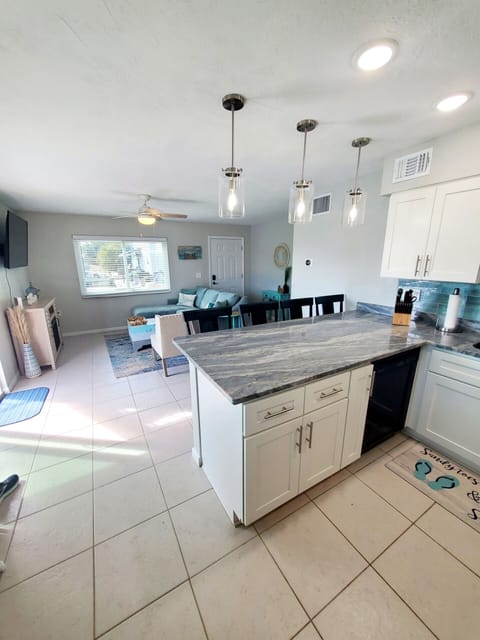 House, 2 Bedrooms, Pool Access, Sea View | Private kitchen | Microwave, oven, stovetop, dishwasher