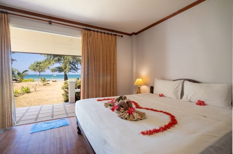 Superior Double Room, Beachfront | In-room safe, desk, free cribs/infant beds, free WiFi