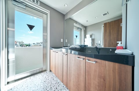 [Top Floor Superior 4 Beds] Bath with a view/45m2, Non Smoking | Bathroom | Separate tub and shower, hair dryer, bidet, towels