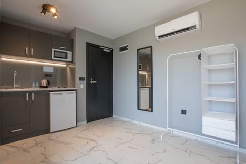 Superior Studio, Private Bathroom, Sea View | Premium bedding, minibar, soundproofing, iron/ironing board