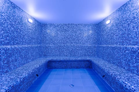 Couples treatment rooms, Turkish bath, body treatments, aromatherapy