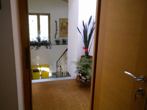 Apartment, 2 Bedrooms, Smoking, Balcony | Hallway