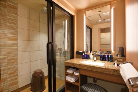 Kotone rooms with open-air hot spring baths Executive Double, Non Smoking | Bathroom | Free toiletries, slippers, electronic bidet, towels