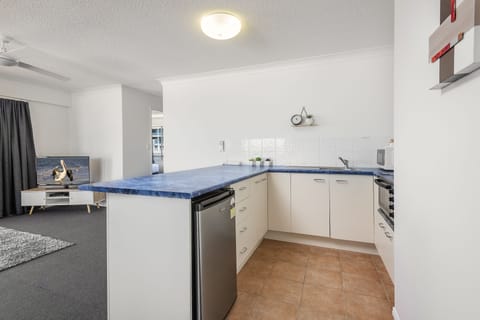 1 Bedroom Ocean View Apartment | Private kitchen